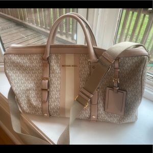 BRAND NEW MICHAEL KORS weekender bag